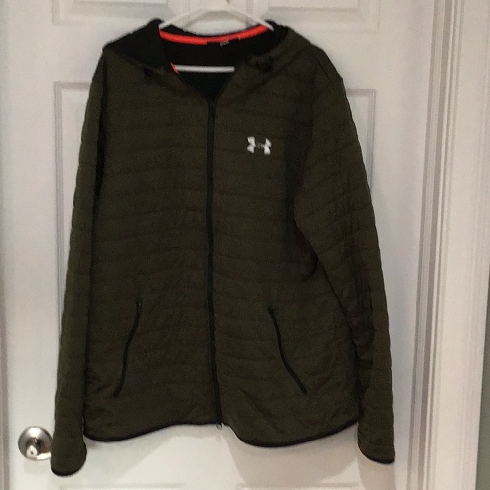Men’s Under Armour jacket.